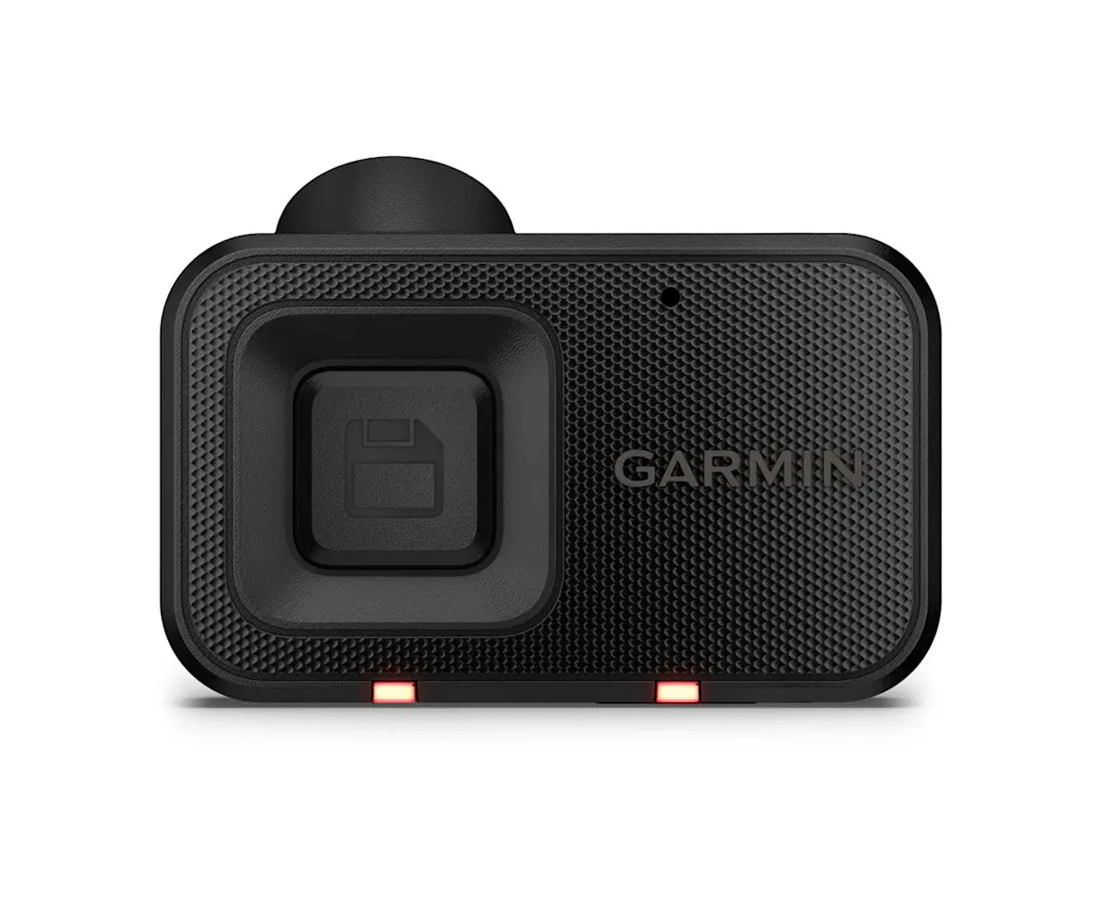Parte posterior de la Garmin Dash Cam Mini 3 con ranura para tarjeta, foto de la ficha de ielectro.